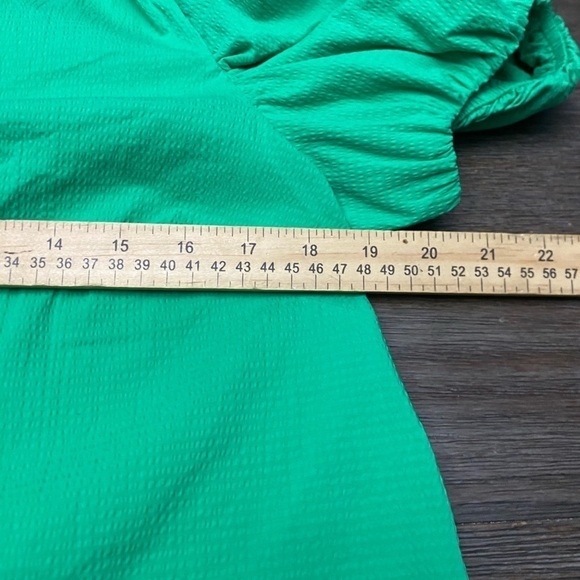 Strut & Bolt Women's Mini Ruffle
Puff Sleeve T-Shirt, M - Picture 4 of 10